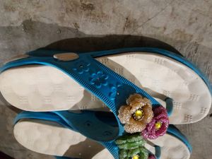 Water Proof Slipper In New Condition Sale