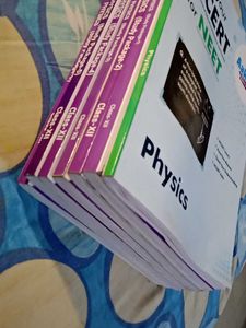 Aakash Physics &amp; NEET Study Guides