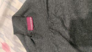 Turtle Neck Sweatshirt