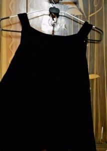 sleeveless chick top