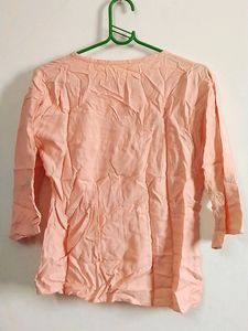 Beautiful Peach Color Top L Size