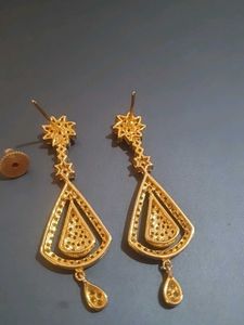 Gold Pleated Earing