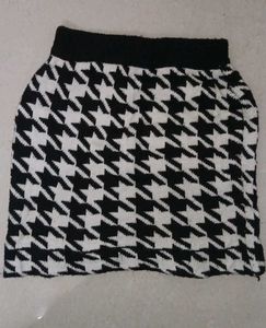 H&M dupe Houndstooth Print Skirt