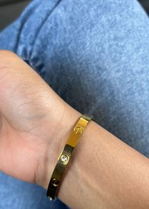 Anti tarnish love cartier bracelet (golden)