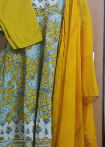 Elegant Floral Kurta Set