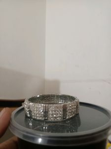 Bangles/bracelet