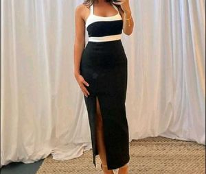 Black Colourblocked Shoulder Straps Maxi Dress