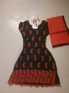 Black And Red Kurti+Dupatta