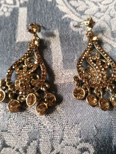 Dangling Rhinestone Earrings