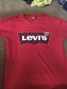 Levi's Red Graphic Tee