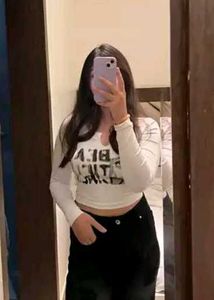 fitted white Tshirt