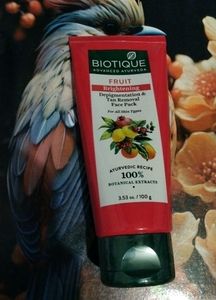 Biotique Fruit Brightening Tab Removal Face Pack