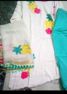 Floral Embroidered Kurta Set