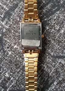 VINTAGE GOLD WATCH