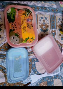 Combo Of Bedsheet And 3 Lunch &amp; Banana Box