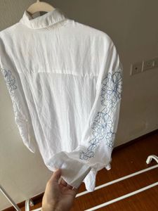 LINEN WHITE/BLUE PATCHWORK FLORAL BLOUSE