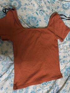 Sunset Glow Knitted Crop Top – Chic “S” Curve Fit