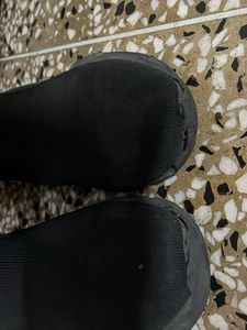 black high top sneakrs