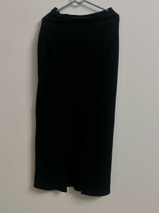Elegant Black Midi Skirt with Slit