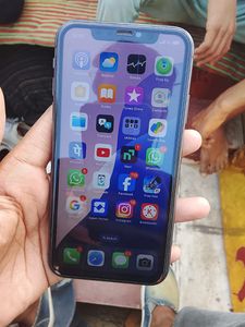 iPhone 11 - Excellent Condition!