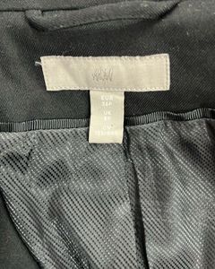 50% Discount On Women&#39;s Fitted H&amp;M Blazer