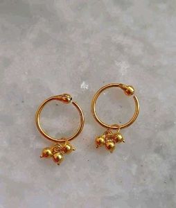 Beautiful New Small Earrings Gold