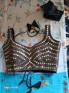 SLEEVLESS Padded  BLOUSE BACK HUCK