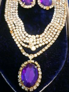 Women Neckless Set