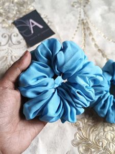 Blue Scrunchie Set 3 🆕✨