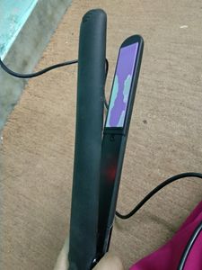 Vega Hair Straightener