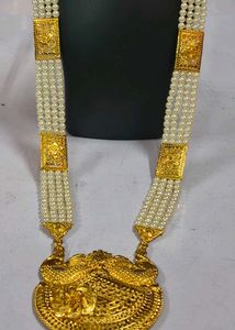 Elegant Pearl &amp; Gold Rani har Eyerring