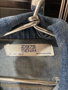 Distressed Cropped Denim Jacket