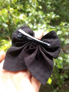 Black Hair Bow