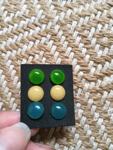 2 set of earrings