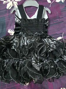 I Am Selling A Baby Girl Frock OF Black Colour