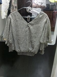 Printed Sleeve Crop Top With Bow On The Back