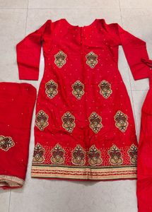 Newly stitched party wear suit