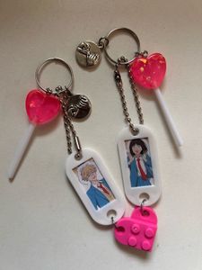Skip &amp; Loafer Keychain 🩷✨