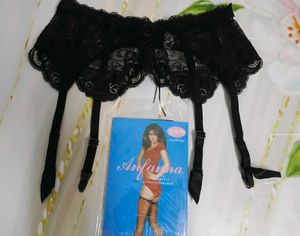 (946) Garter Belt With Stockings Set 32