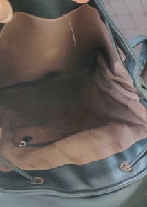 BLACK BACKPACK