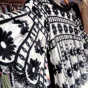 Black N White Sleeve Scalloped Crochet