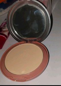 Makeup READ DISCRIPTION CLEARLY