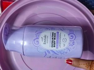 Foxtale Exfoliating Body Wash