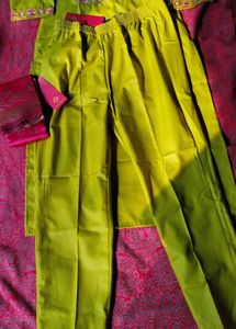Women Vishudh Kurta Pant Dupatta Set