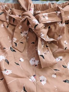 Tie Stretchable Shorts