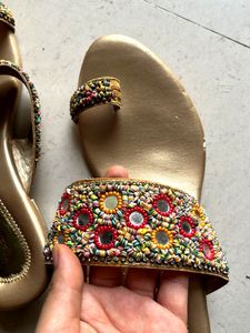 Beautiful mirror work ethnic khadim sandals😍 fo