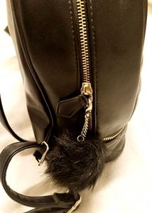 GUESS ORIGINAL BAGPACK (Brand new Limited Edition)