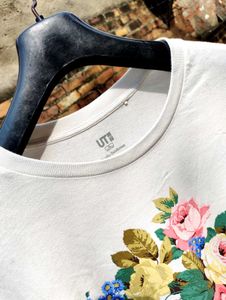 Uniqlo Graphic T-shirt