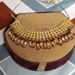 Beautiful Marron White Stone Necklace Set