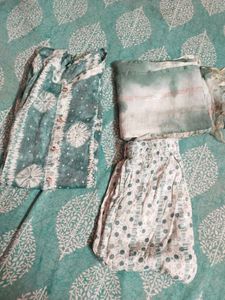 2 Kurta Set Wid Dupatta